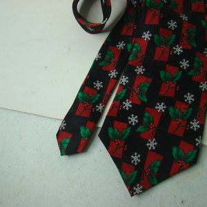 SpecialTies Hallmark Christmas Necktie Snowflake Mistletoe Red Green